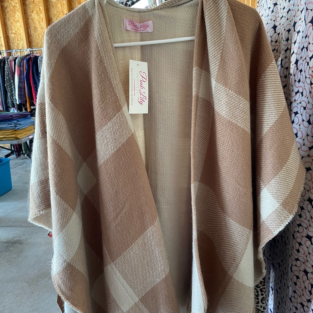 Pink Lily Checkered Wrap in Tan and Cream